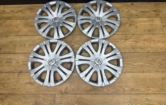 Toyota Auris 150 R16 wheel hub/cap/trim 4260202220