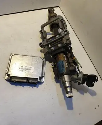 Volkswagen PASSAT B5 Engine ECU kit and lock set 4D0905851E 3B0907557D