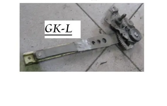 Rear door manual window regulator
