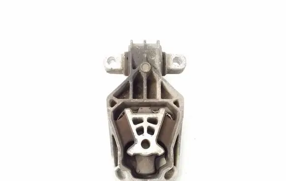 Mercedes-Benz CLA C117 X117 W117 Engine mount bracket A2462401209