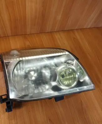 Nissan X-Trail T30 Headlight/headlamp