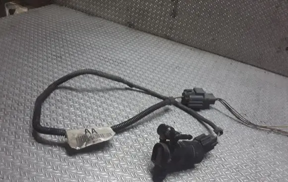 Ford Focus C-MAX Windscreen/windshield washer pump 1S7117K624FE