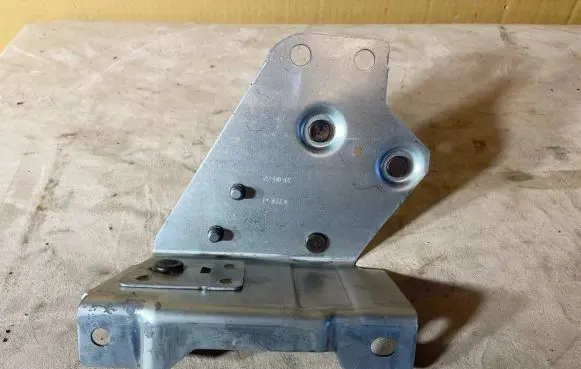 Land Rover Range Rover Velar Engine mounting bracket A359E 310822