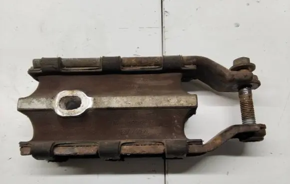 Volvo XC60 Engine mount bracket 8G9N6P082BA XG2598