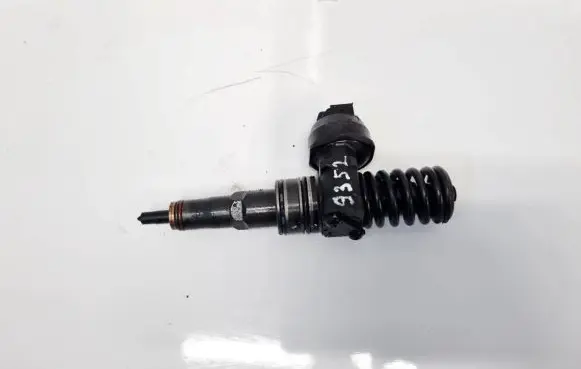 Skoda Fabia Mk1 (6Y) Fuel injector 038130073AG 0414720215