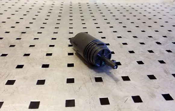 BMW X1 E84 Windscreen/windshield washer pump 67127199567 7199567