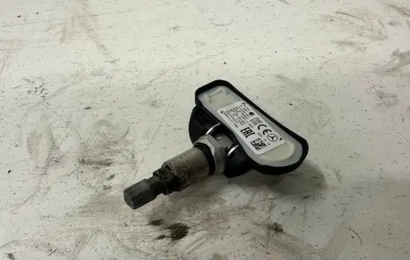 Mercedes-Benz C W204 Tire pressure sensor 2546AGG4T 078271708001