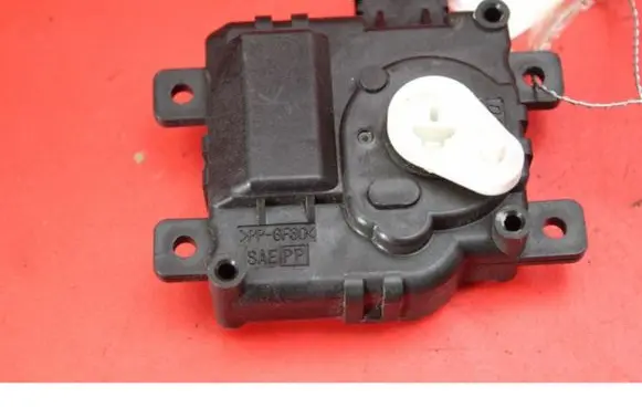 Suzuki Grand Vitara I Air flap motor/actuator CZ113800-3500