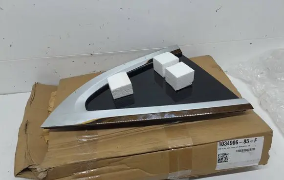 Tesla Model X Rear side window 103490685F