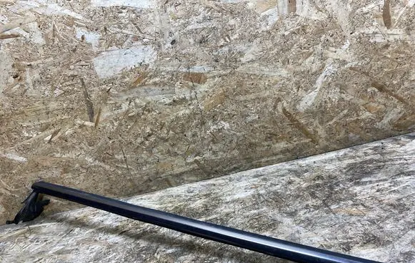Mercedes-Benz SL R129 Front door glass trim molding 