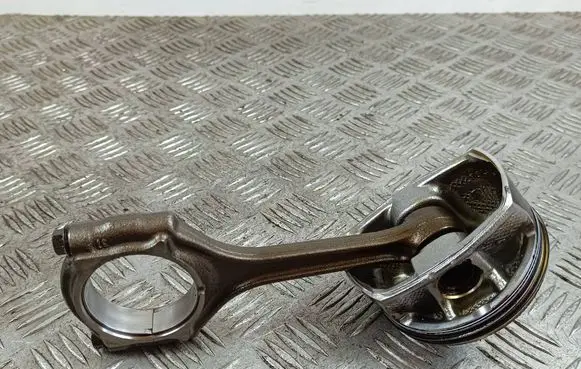 Jeep Grand Cherokee Piston with connecting rod 