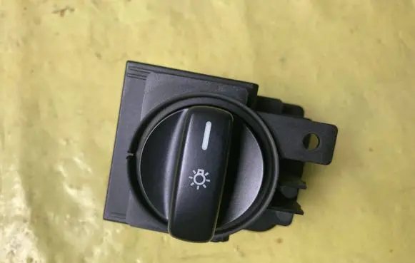 Mercedes-Benz B W245 Light switch 1695453004