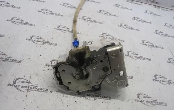 Opel Combo D Front door lock