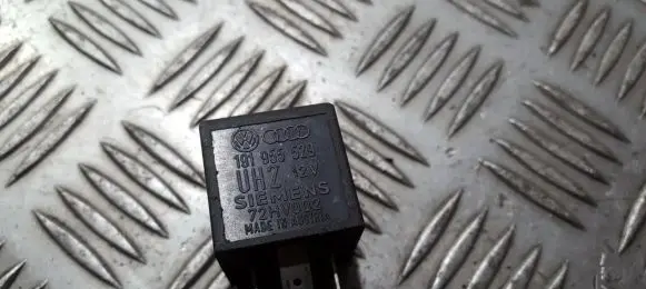 Volkswagen Golf II Other relay 191955529