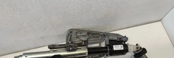 Mercedes-Benz C W204 Steering wheel axle A2044604516 2044604516