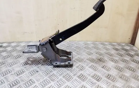 KIA Sorento Brake pedal