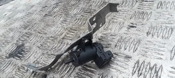 Opel Vivaro Turbo solenoid valve 8200762162