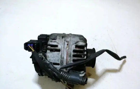 Toyota Corolla E120 E130 Generator/alternator 270600d030b 0124315024