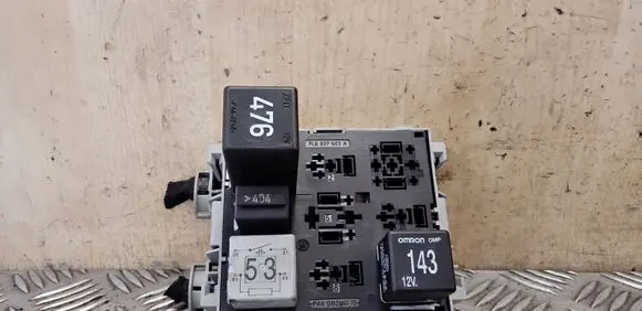 Volkswagen Touareg I Relay mounting block 7L0937503A