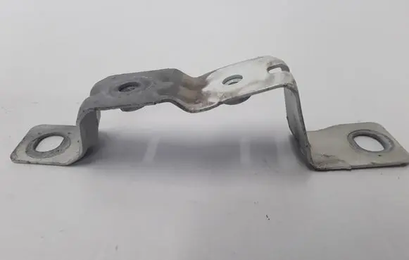 Renault Latitude (L70) Fender mounting bracket 631428894R