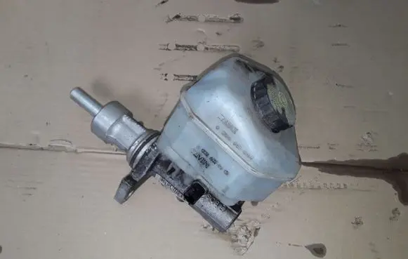 Volkswagen Crafter Master brake cylinder A0024314902 0204051044