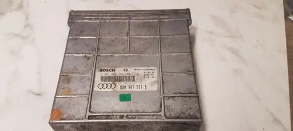 Audi A4 S4 B5 8D Engine control unit/module 0261203554 8D0907557B