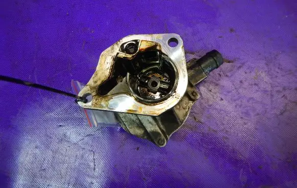 Renault Scenic II - Grand scenic II Vacuum pump 8200327149