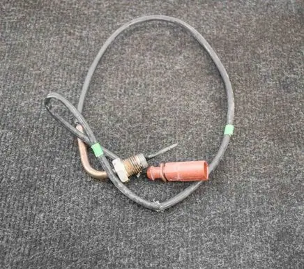 Volkswagen Tiguan Oil temperature sensor 04L906088DN