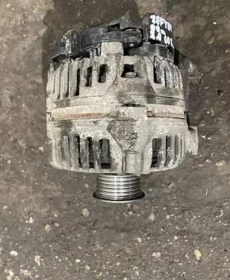 Opel Zafira A Generator/alternator 90561168