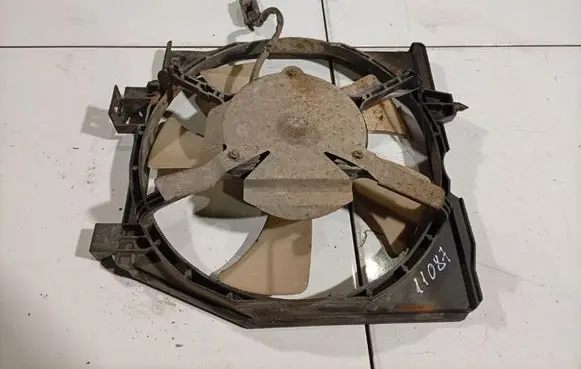 Mazda 323 Radiator cooling fan shroud 