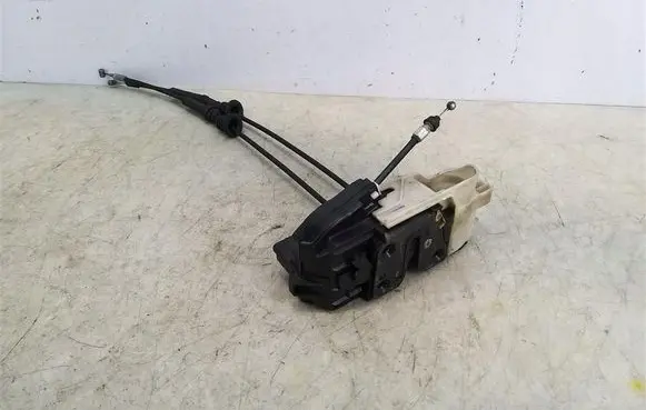 Hyundai i30 Front door lock 