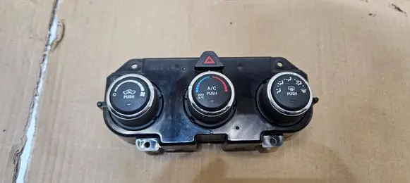 Dodge RAM Climate control unit 68268190AA