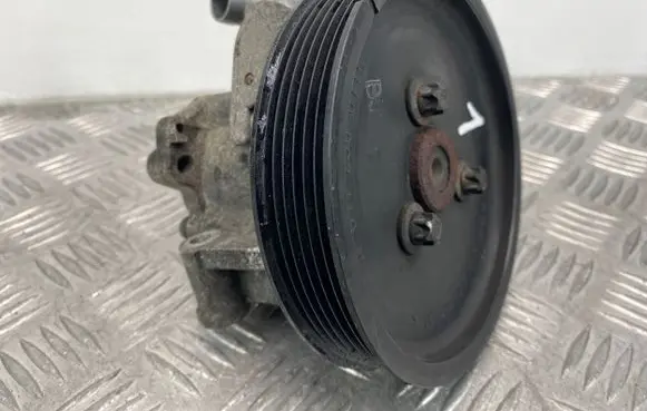 Mercedes-Benz C W203 Power steering pump 0044661301