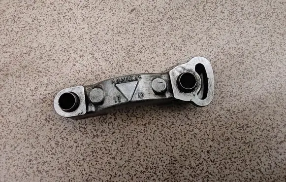 Mercedes-Benz A W169 Camshaft holder A6400208