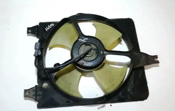 Honda Accord Radiator cooling fan shroud 9203280