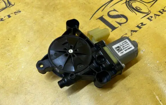 Ford Escape IV Rear door window regulator motor CM0941400 0130822095