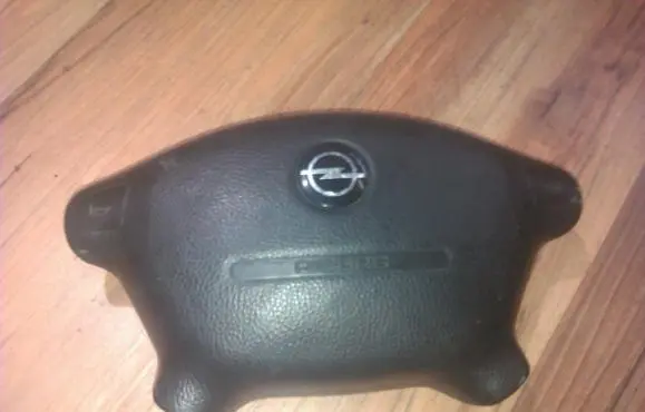 Opel Omega B1 Steering wheel airbag 90437100