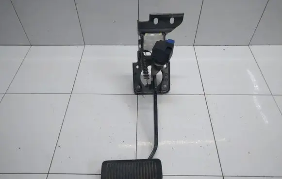 Hyundai Santa Fe Brake pedal