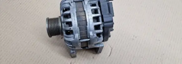 Dacia Sandero Generator/alternator 231005079R