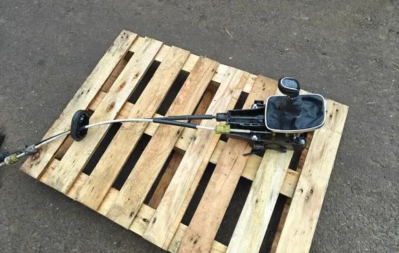 Opel Insignia A Gear shifter/selector 55563829