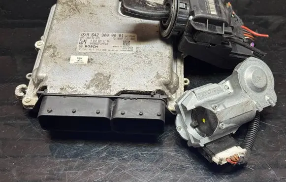 Mercedes-Benz Sprinter W906 Engine control unit/module A6429000001