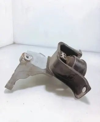 Engine mount bracket