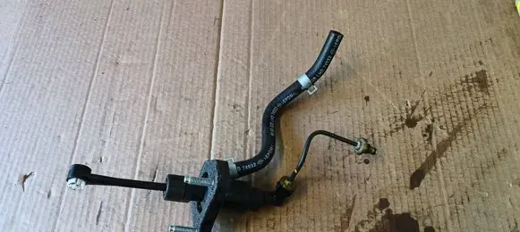 Hyundai Bayon Clutch slave cylinder
