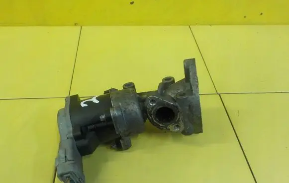Land Rover Discovery 3 - LR3 EGR thermostat 7H2Q9D475D 4SP96