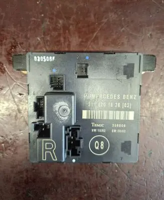 Mercedes-Benz E W211 Door control unit/module 2118201626