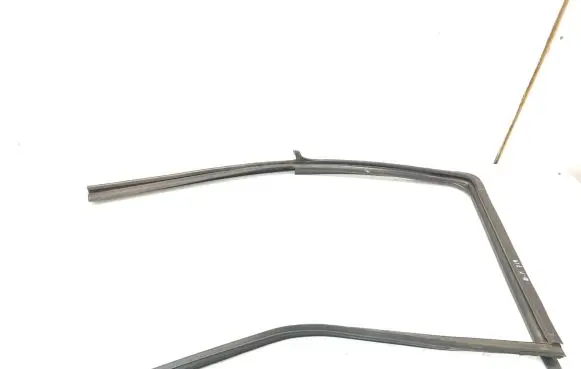 Nissan Pathfinder R51 Rubber seal rear door 