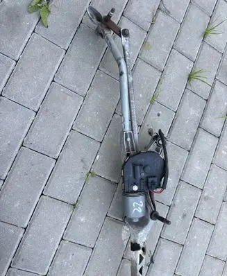 Mercedes-Benz E W212 Front wiper linkage and motor A2048201040 2048201040