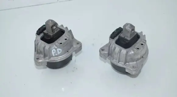 BMW 5 F10 F11 Engine mount bracket 6777381 6777382 22116777381