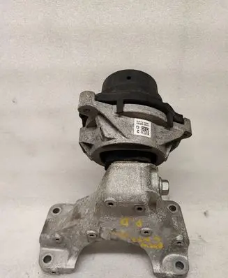 BMW 4 F36 Gran coupe Engine mount bracket 685022003 678861603