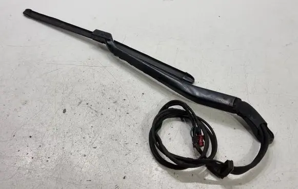Front wiper blade arm